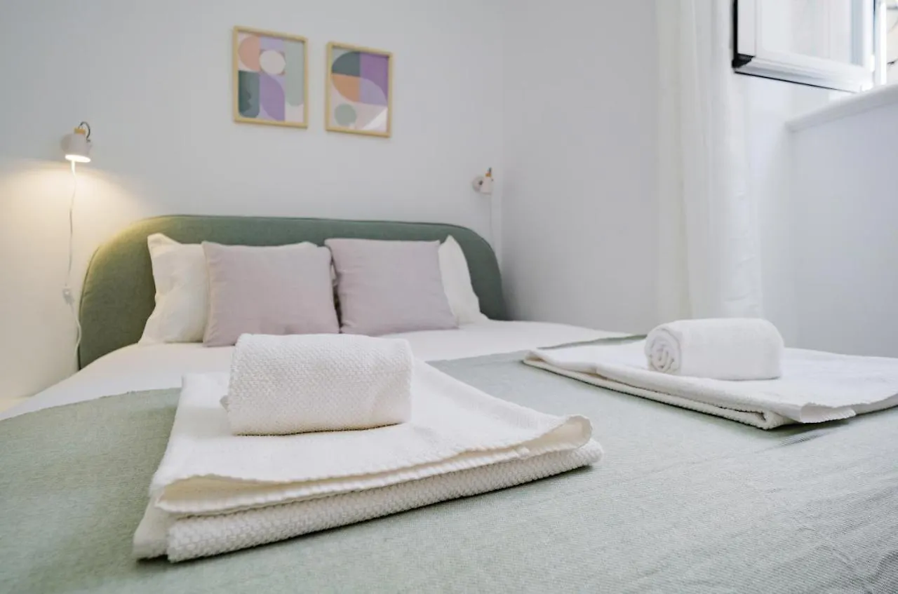 New! Unique 1 Bedroom Apartment- Santa Catarina 42 Lisbon