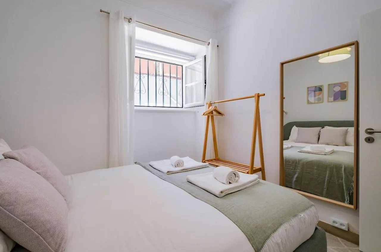 Apartment New! Unique 1 Bedroom Apartment- Santa Catarina 42 Lisbon