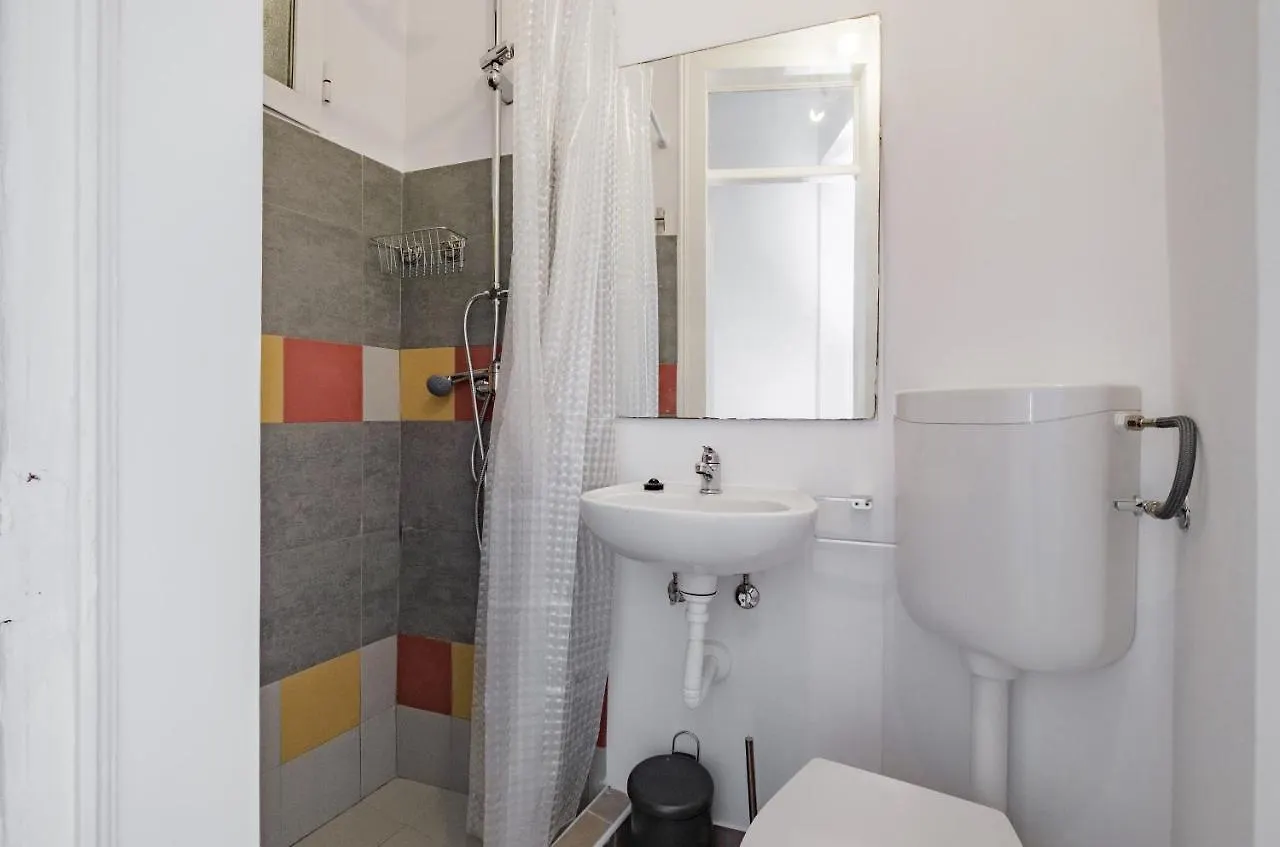 New! Unique 1 Bedroom Apartment- Santa Catarina 42 Lissabon 0*,  Portugal